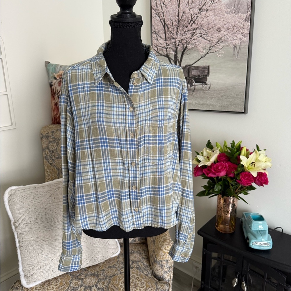 American Eagle Outfitters Blue and Tan Plaid Shirt